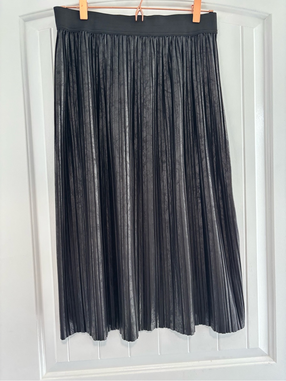Women's Black Pleated Midi Skirt